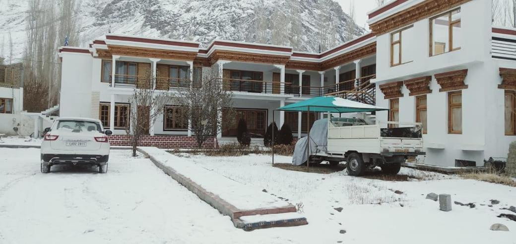 Hotel Nubra Residency Charasa Bagian luar foto