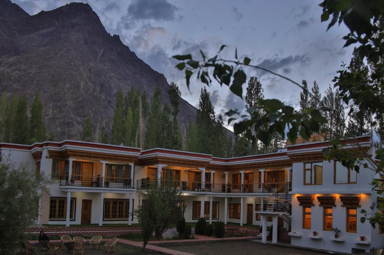 Hotel Nubra Residency Charasa Bagian luar foto