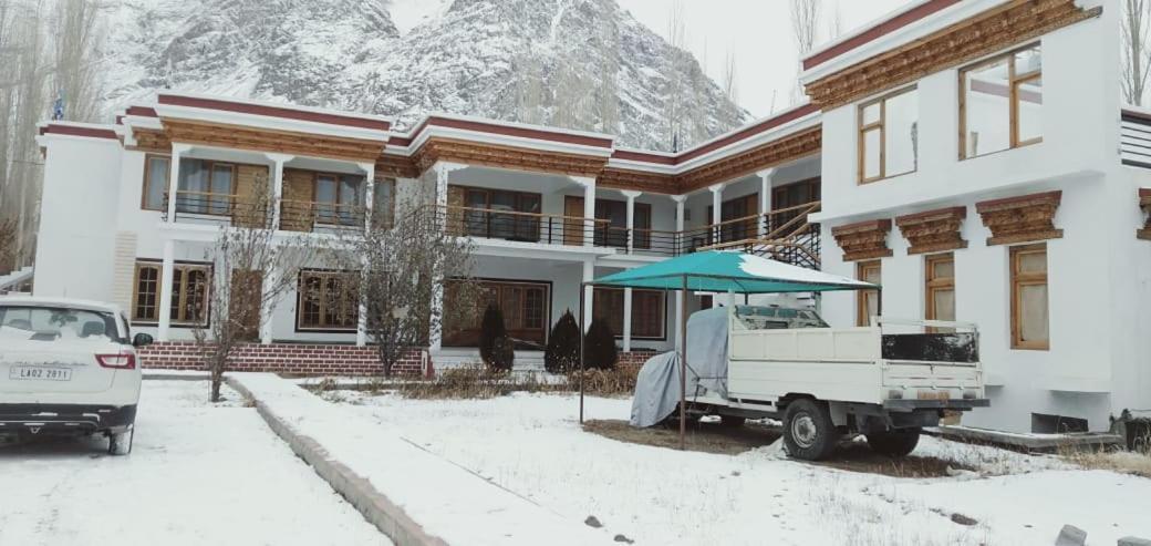 Hotel Nubra Residency Charasa Bagian luar foto