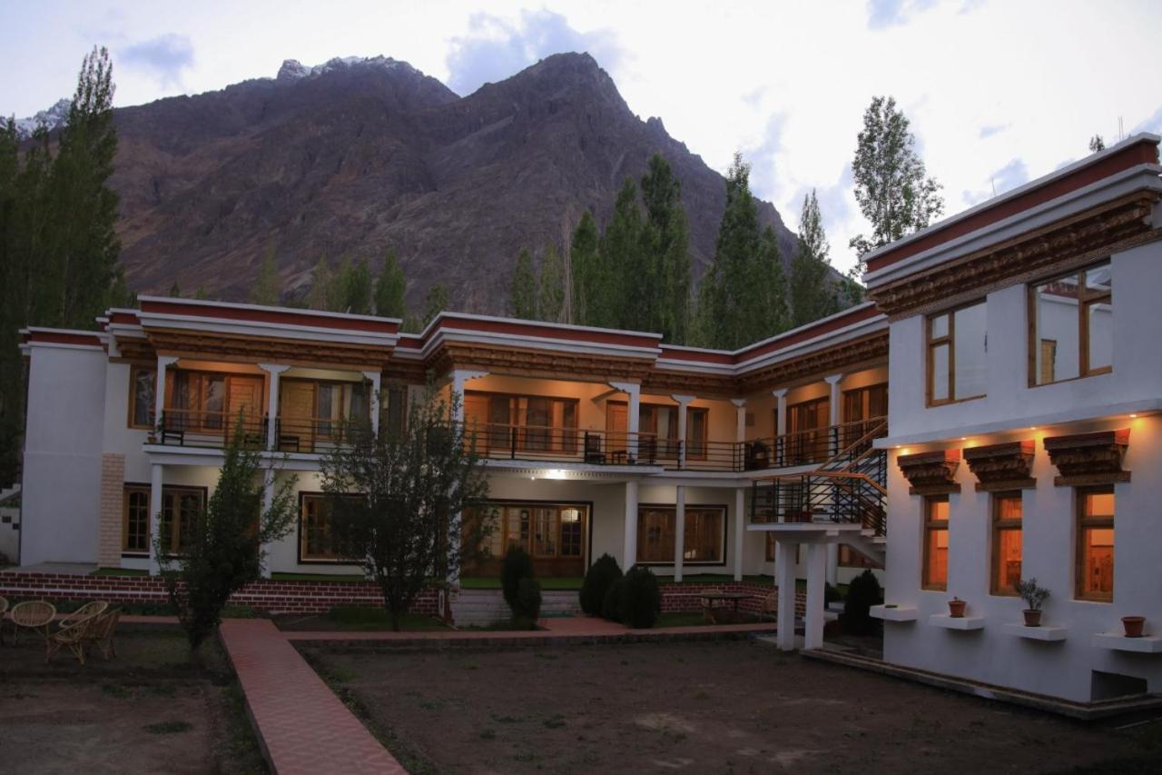 Hotel Nubra Residency Charasa Bagian luar foto